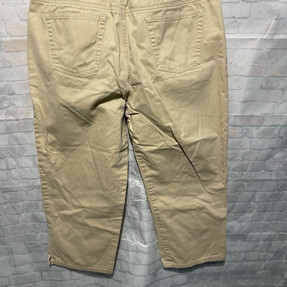 Lauren Cropped pants, Khaki, women Size 10. Excellent shape. Preowned, nice. - Picture 11 of 11